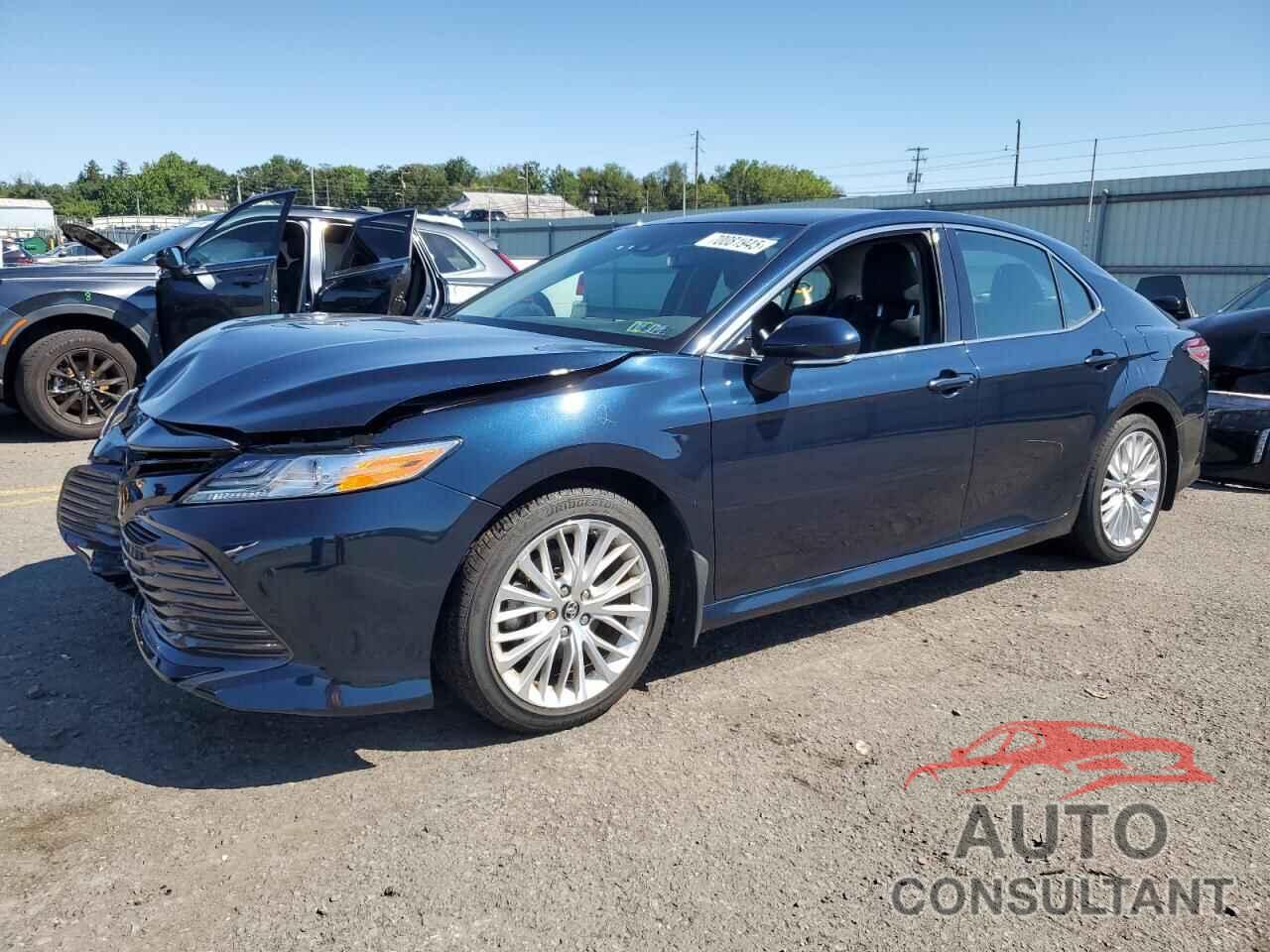 TOYOTA CAMRY 2018 - 4T1B11HK5JU657822