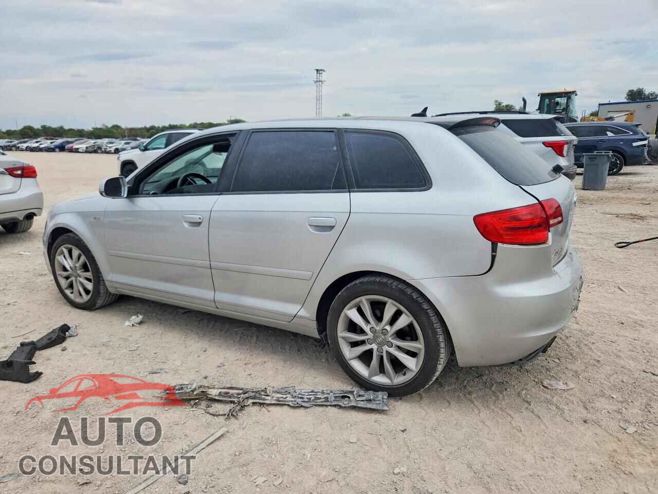 AUDI A3 2012 - WAUBEAFM8CA166420