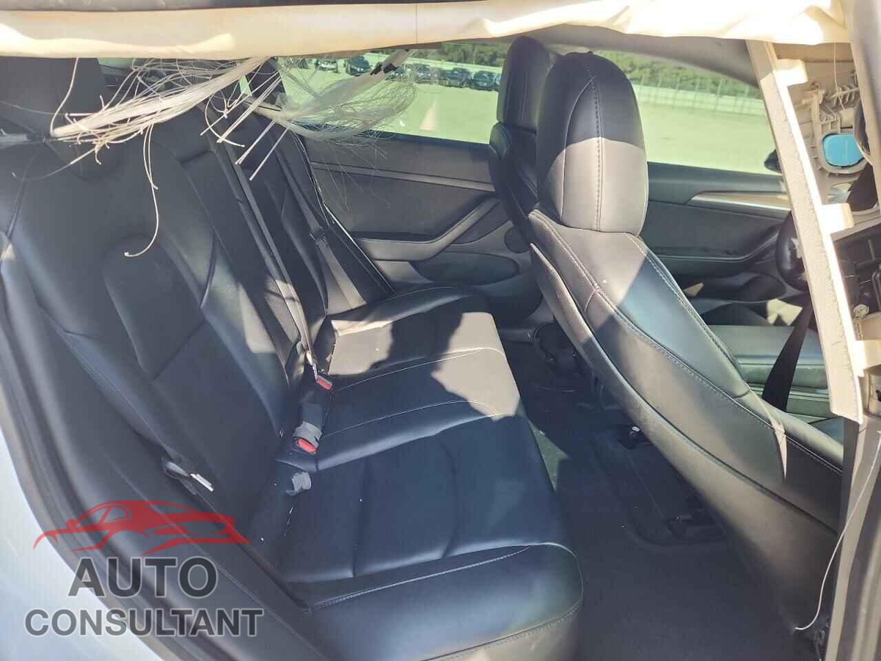 TESLA MODEL 3 2021 - 5YJ3E1EA4MF043043