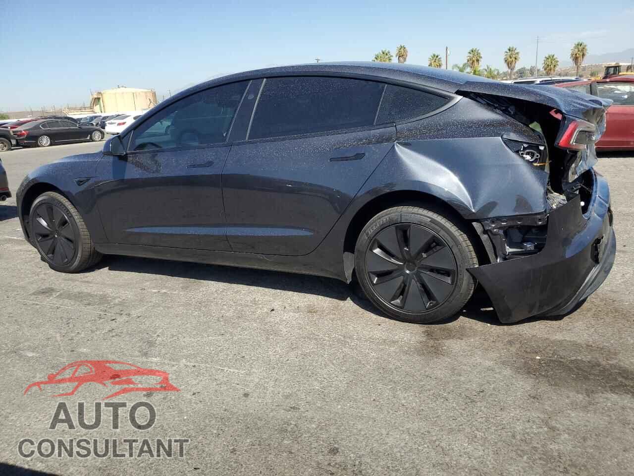 TESLA MODEL 3 2025 - 5YJ3E1EA3SF052829