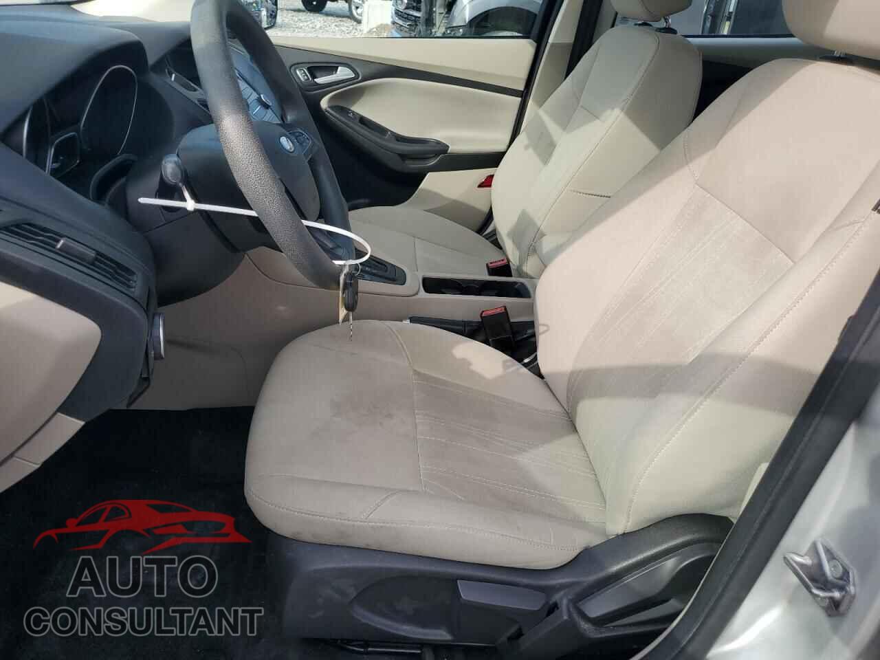 FORD FOCUS 2015 - 1FADP3F29FL339960
