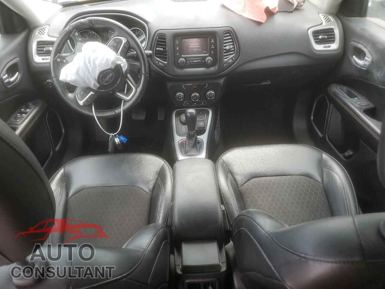 JEEP COMPASS 2018 - 3C4NJDBB0JT202141