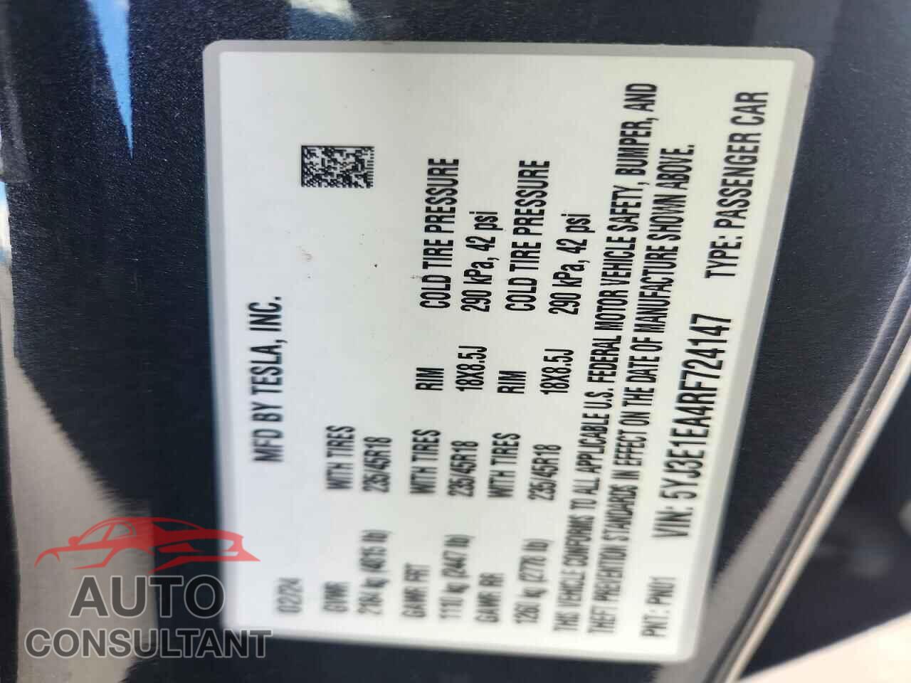TESLA MODEL 3 2024 - 5YJ3E1EA4RF724147
