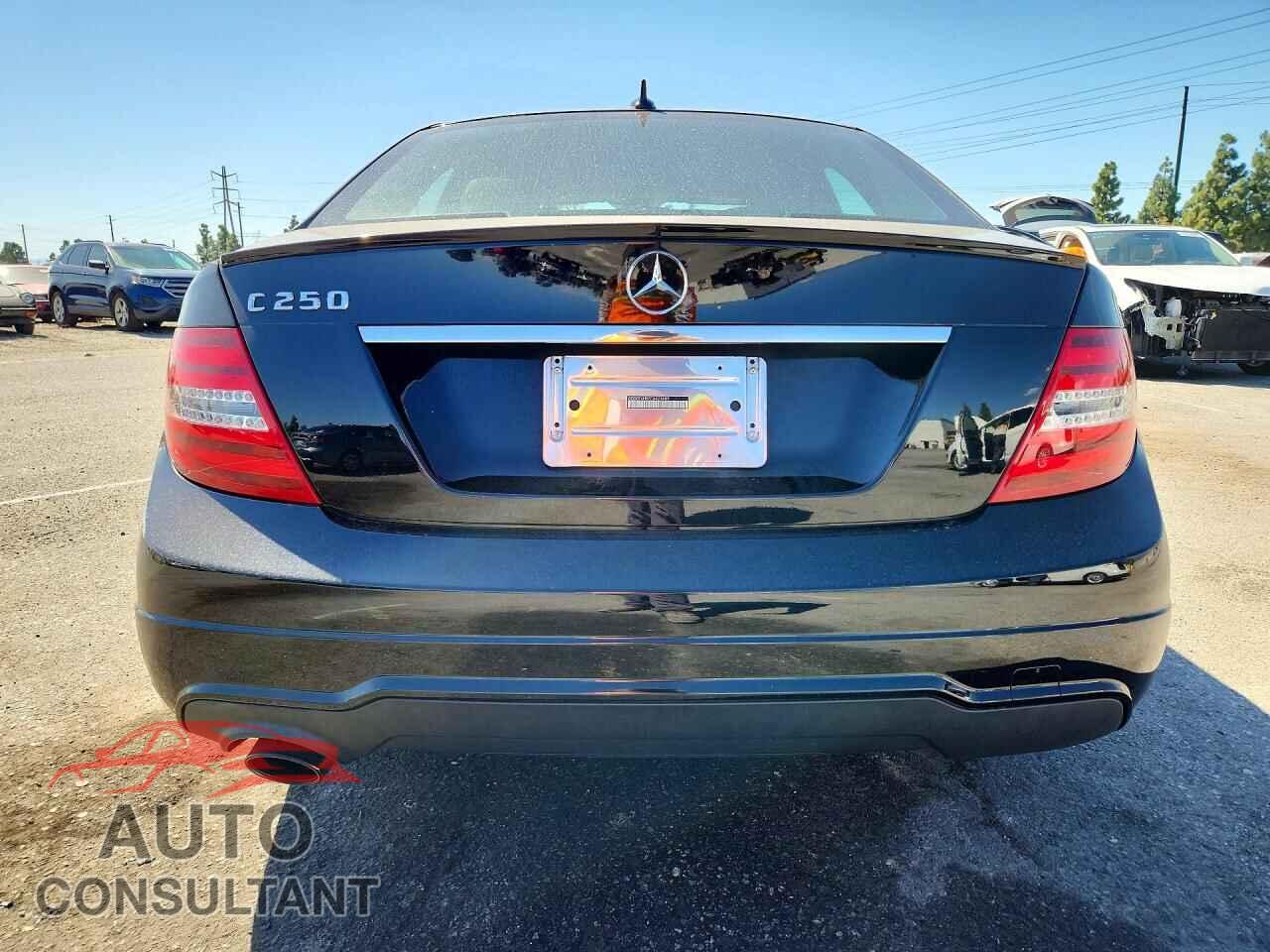 MERCEDES-BENZ C-CLASS 2012 - WDDGF4HB7CA623405
