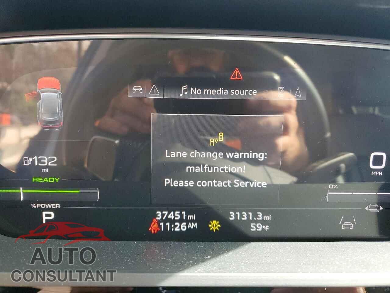 AUDI E-TRON 2021 - WA1LAAGE7MB015987