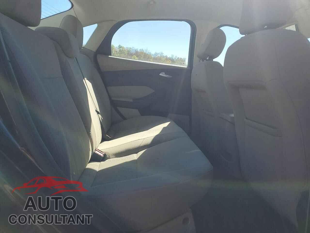 FORD FOCUS 2016 - 1FADP3F24GL261931