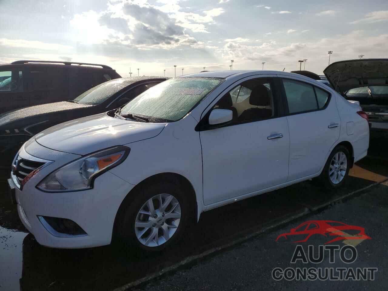 NISSAN VERSA 2019 - 3N1CN7AP3KL801856