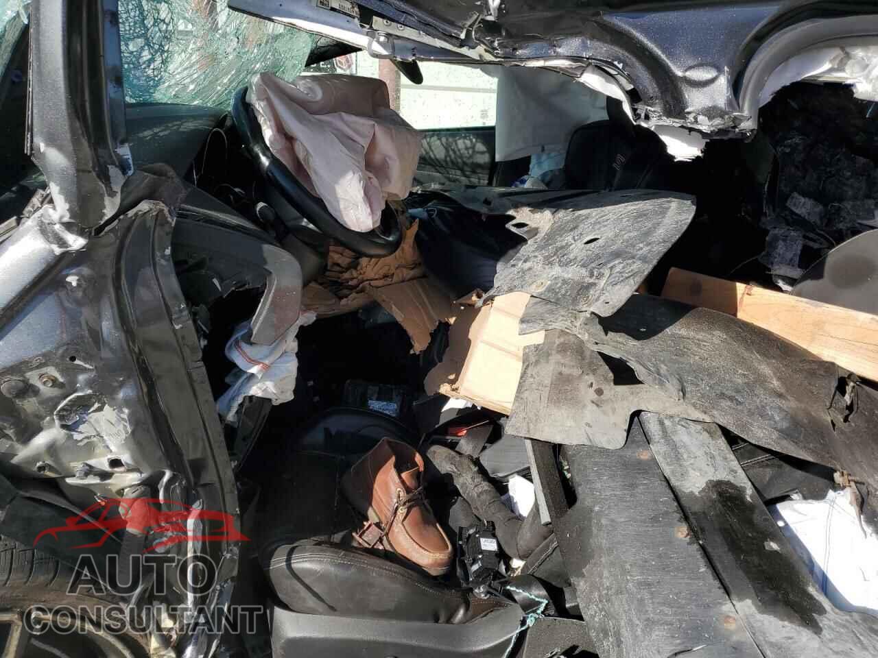 FORD FOCUS 2018 - 1FADP3L96JL286502