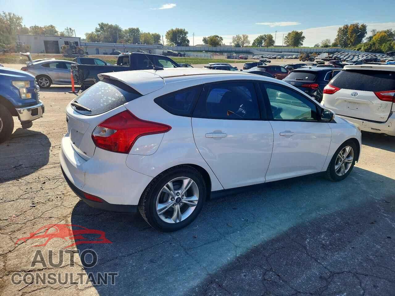 FORD FOCUS 2014 - 1FADP3K2XEL185666