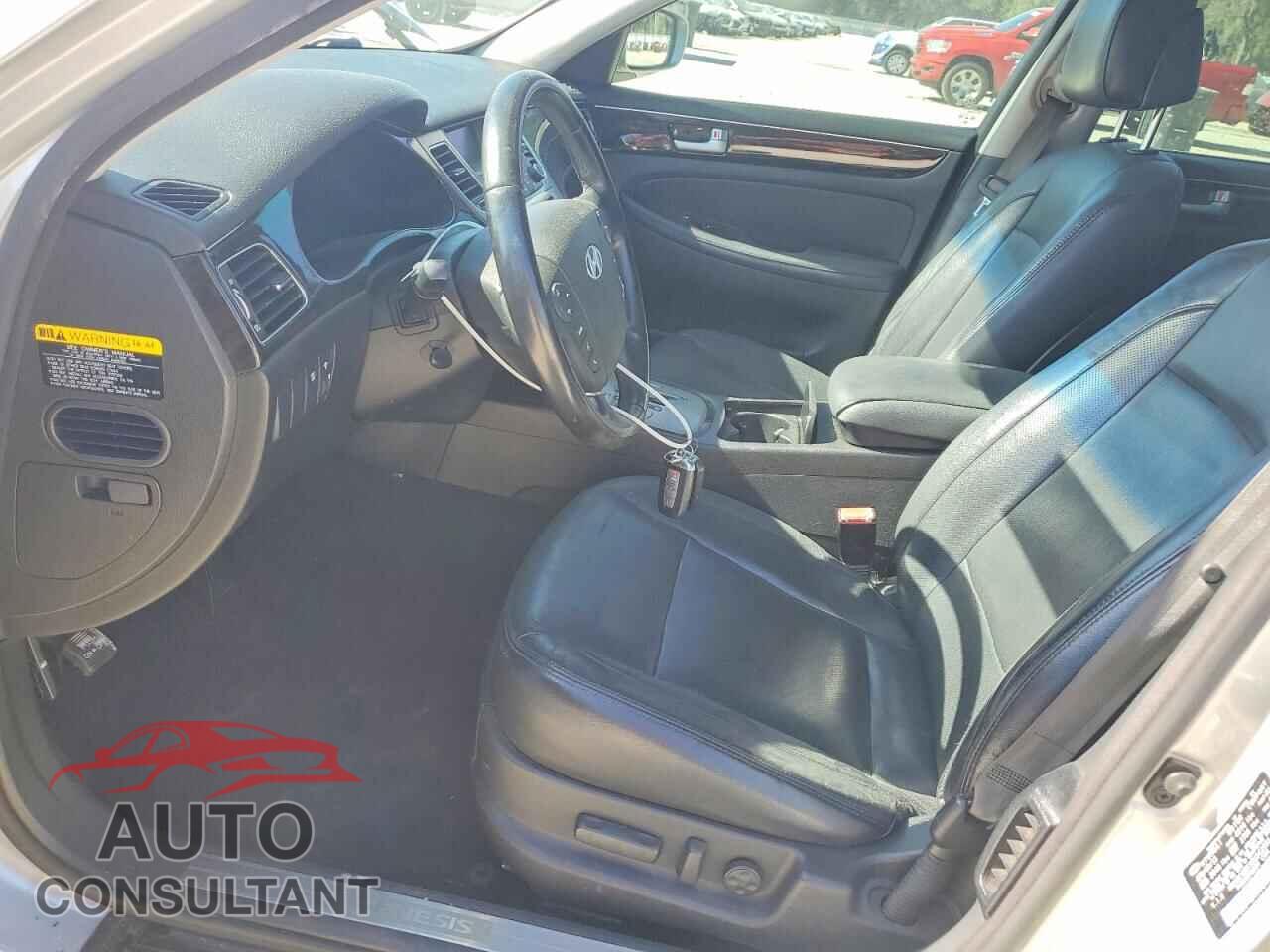 HYUNDAI GENESIS 2013 - KMHGC4DD1DU242932
