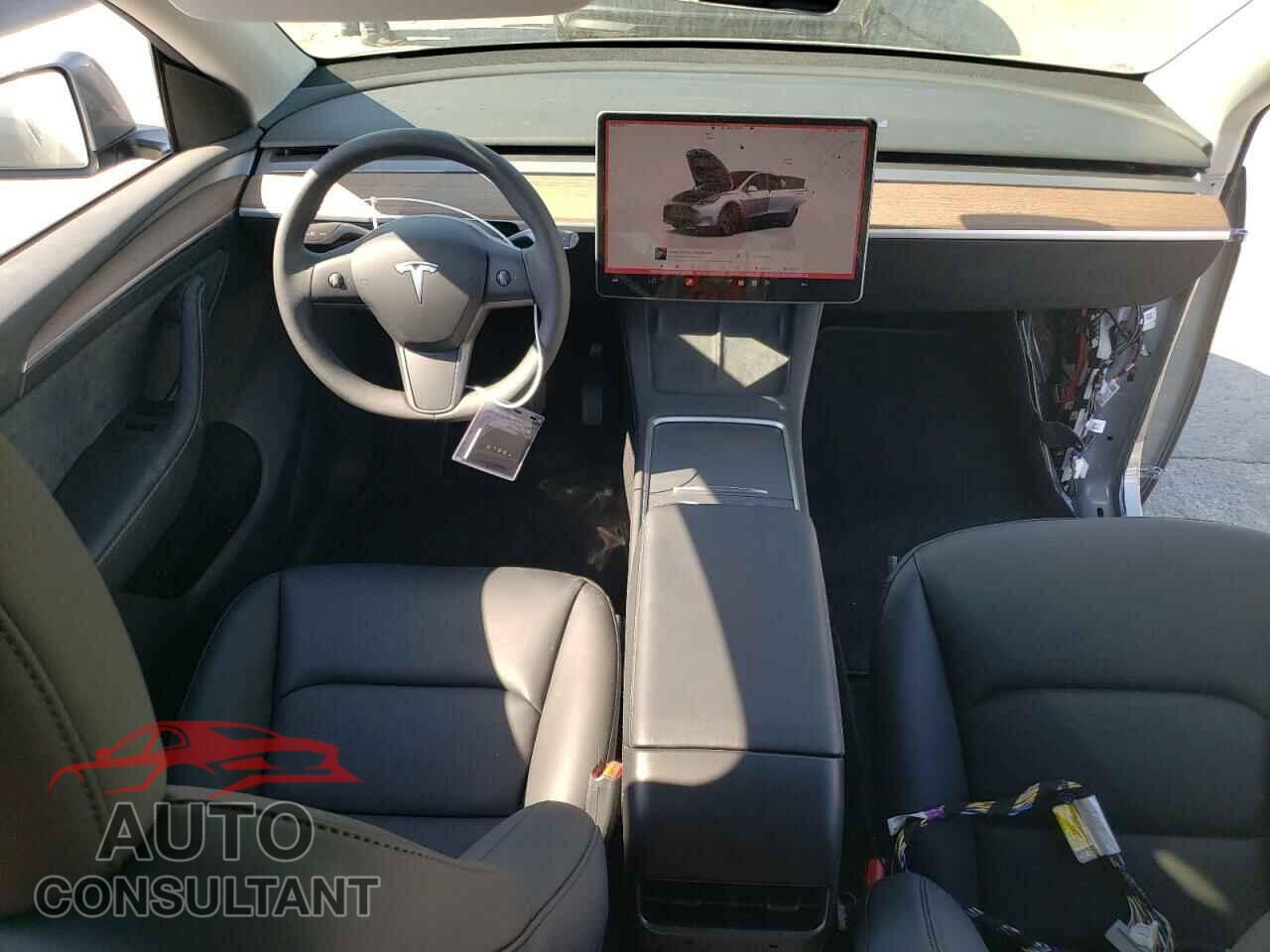 TESLA MODEL Y 2024 - 7SAYGAEE6RF131749