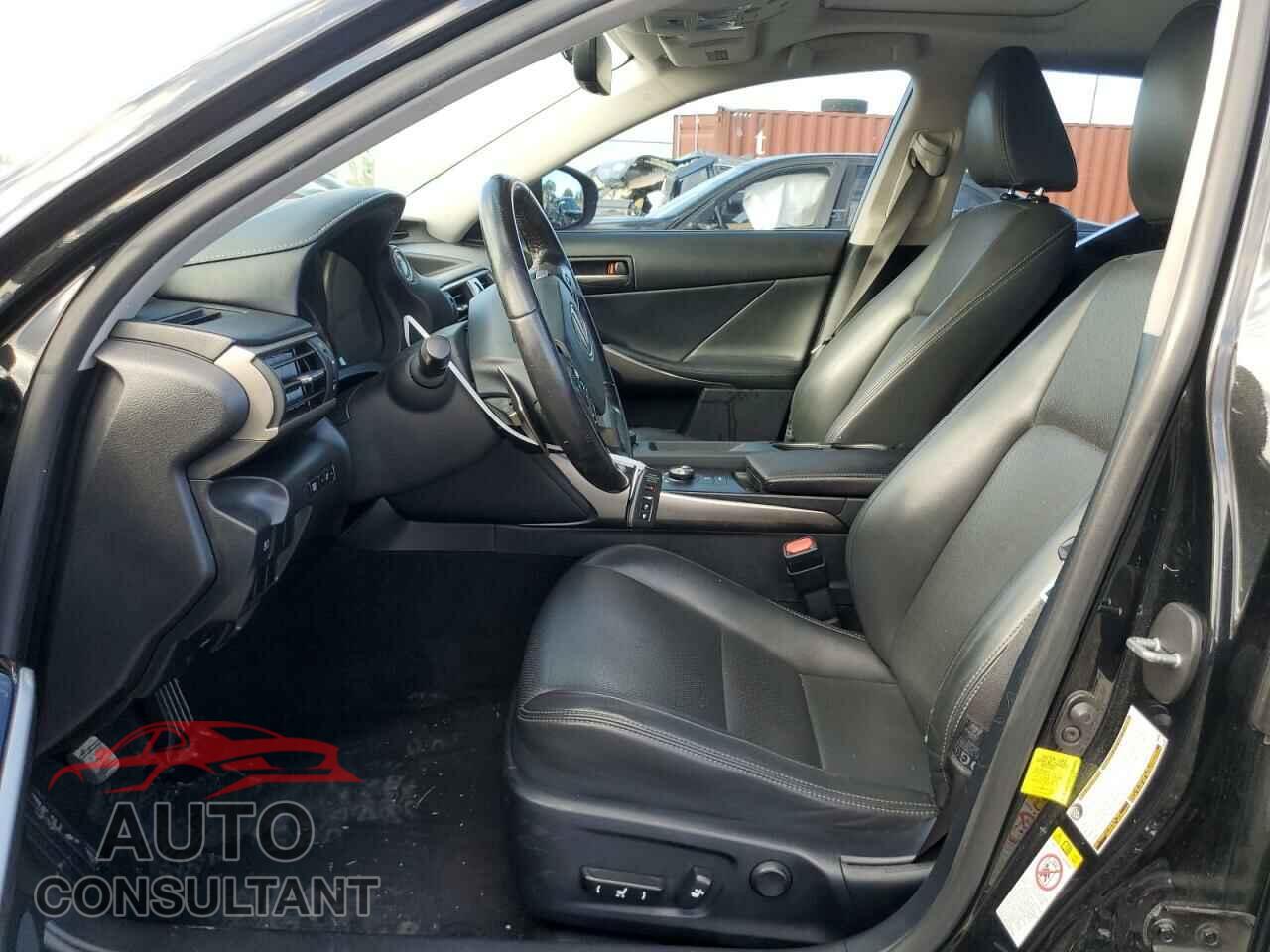 LEXUS IS 2017 - JTHBA1D2XH5053082