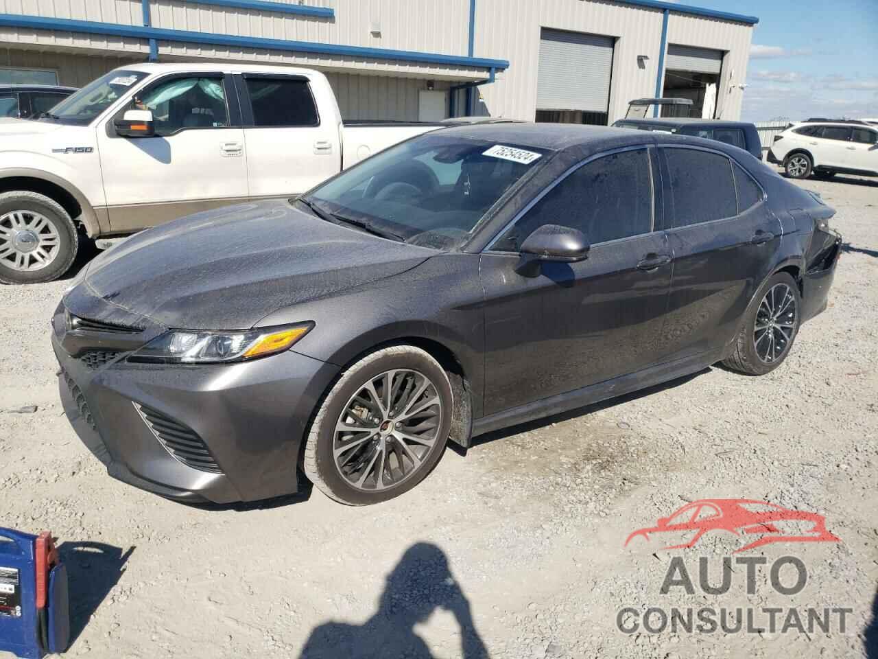 TOYOTA CAMRY 2018 - 4T1B11HK0JU110134