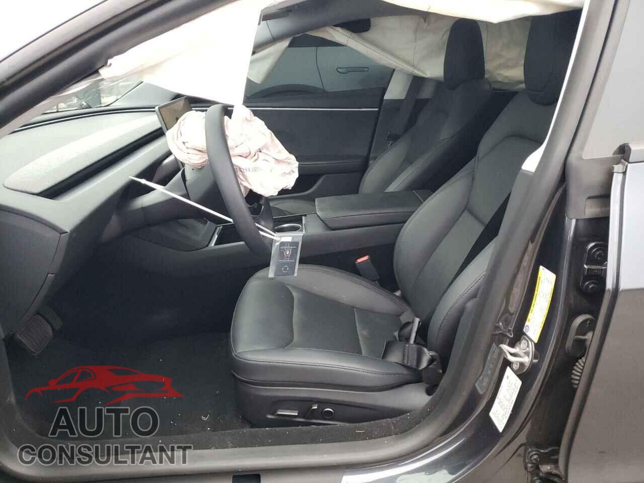 TESLA MODEL 3 2024 - 5YJ3E1EB7RF740562