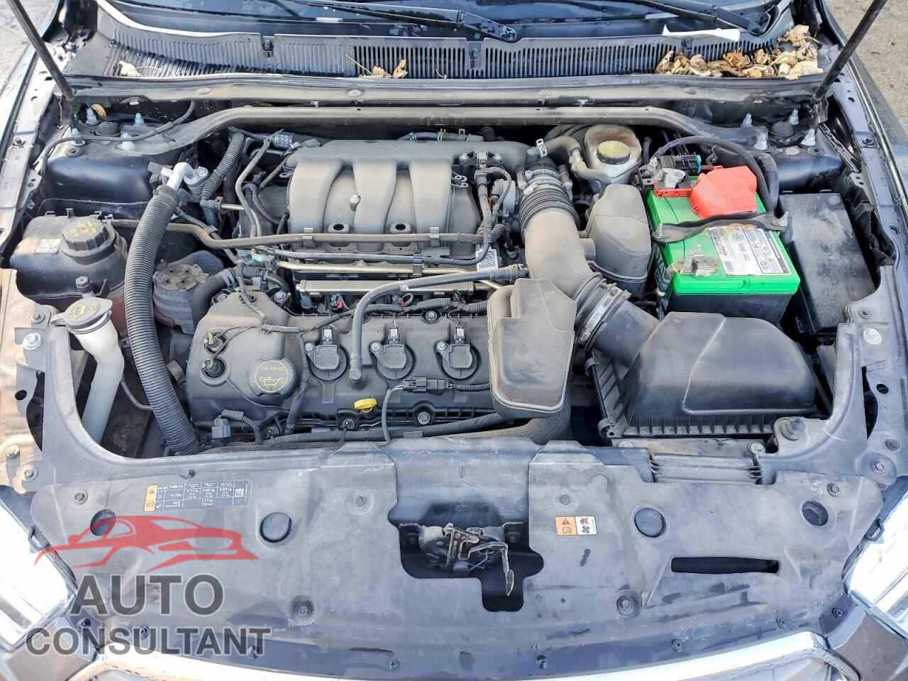 FORD TAURUS 2018 - 1FAHP2E83JG123038