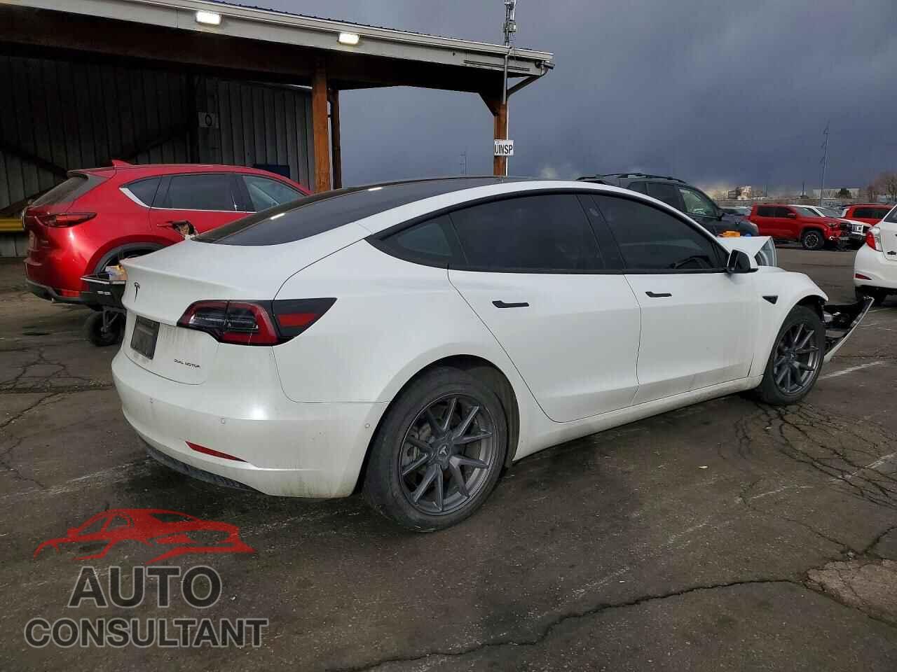 TESLA MODEL 3 2021 - 5YJ3E1EB2MF010079