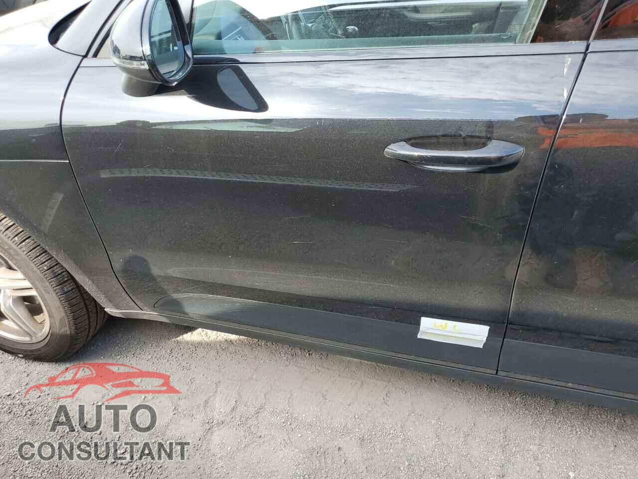 PORSCHE MACAN 2017 - WP1AA2A50HLB01569