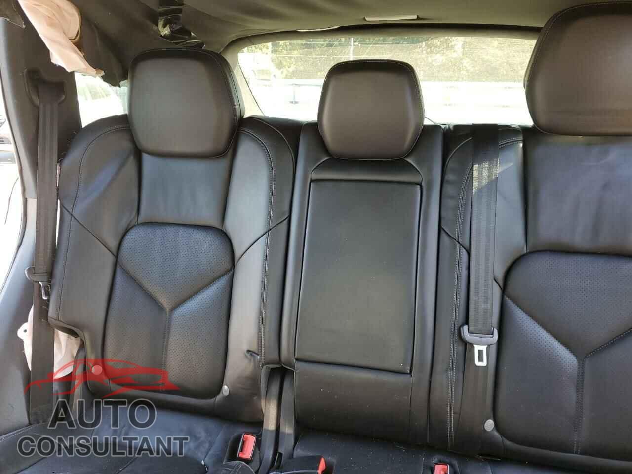 PORSCHE CAYENNE 2013 - WP1AA2A24DLA01801