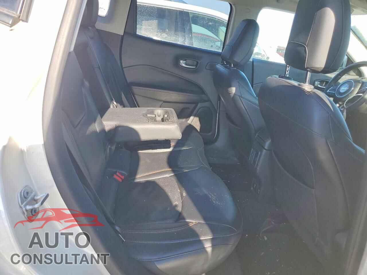 JEEP COMPASS 2017 - 3C4NJDCB1HT633547