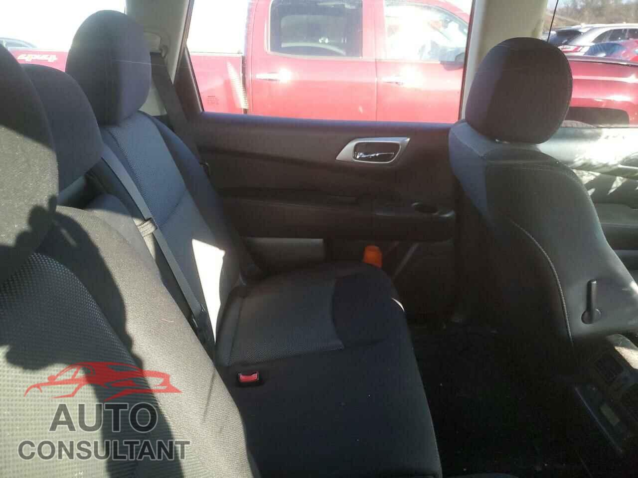 NISSAN PATHFINDER 2017 - 5N1DR2MM2HC679159