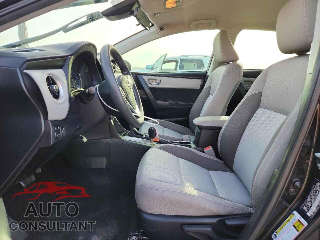 TOYOTA COROLLA 2017 - 5YFBURHEXHP733207