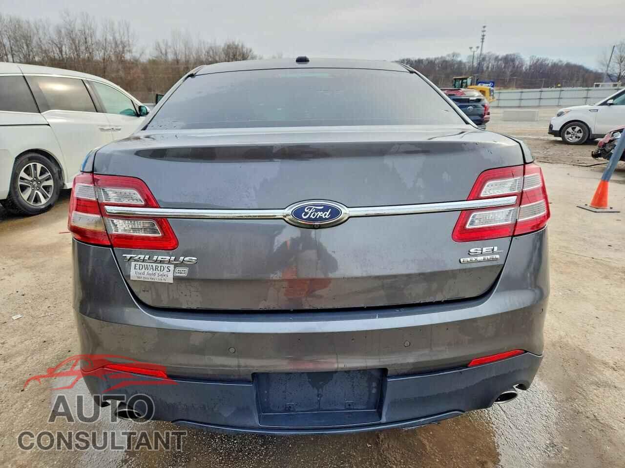 FORD TAURUS 2017 - 1FAHP2E89HG137231