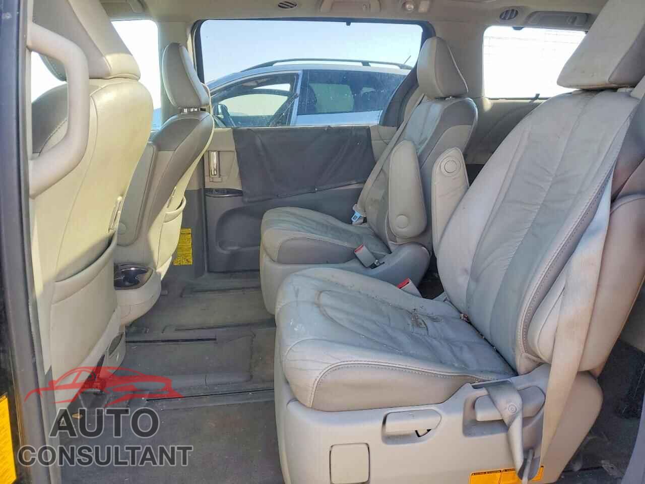 TOYOTA SIENNA 2011 - 5TDDK3DC3BS023869