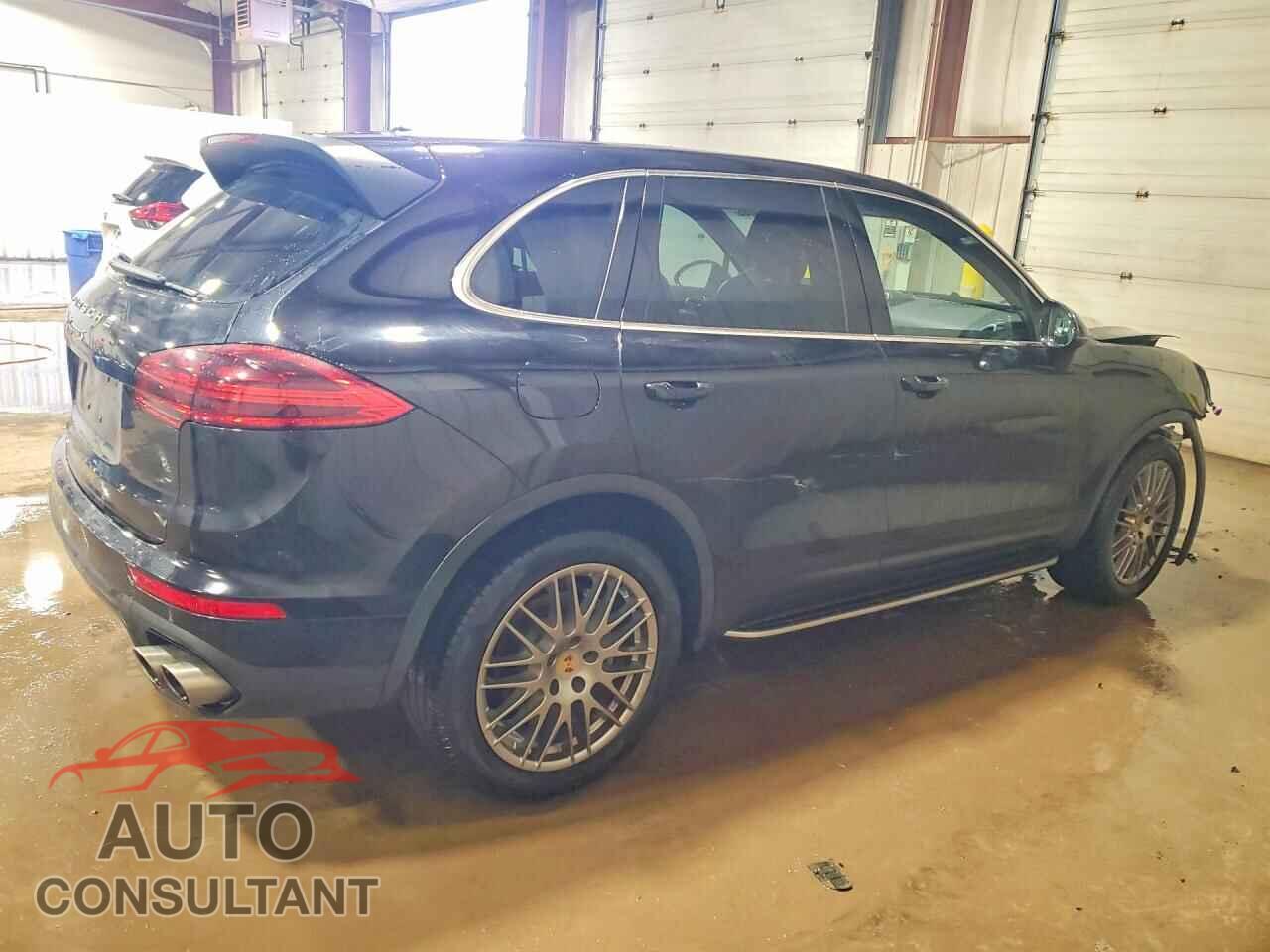 PORSCHE CAYENNE 2017 - WP1AB2A20HLA52733