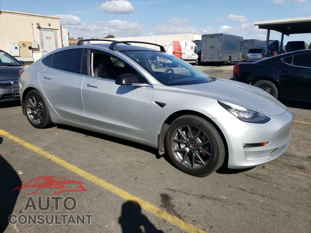 TESLA MODEL 3 2018 - 5YJ3E1EB7JF094170