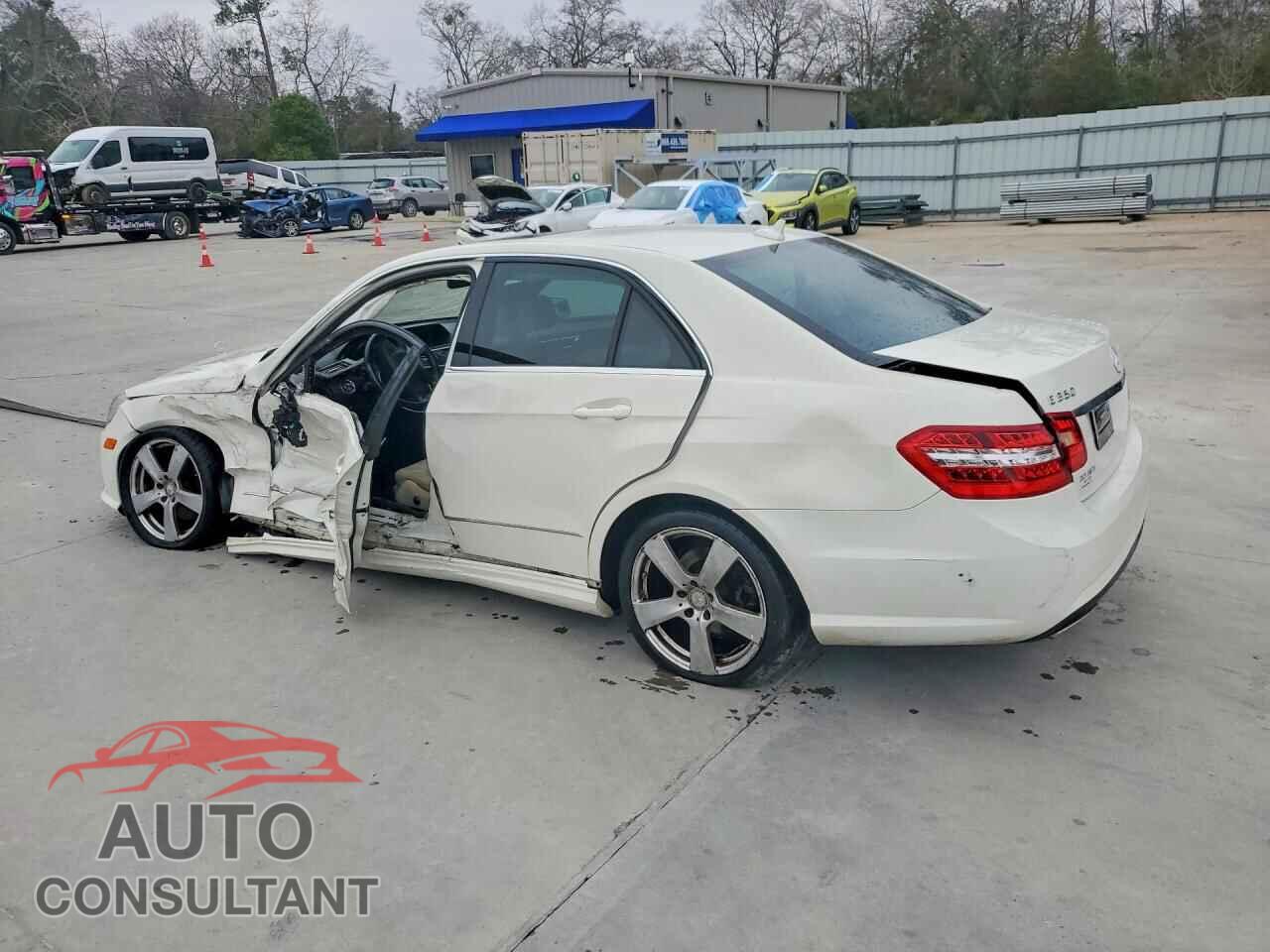MERCEDES-BENZ E-CLASS 2011 - WDDHF8HB2BA347659