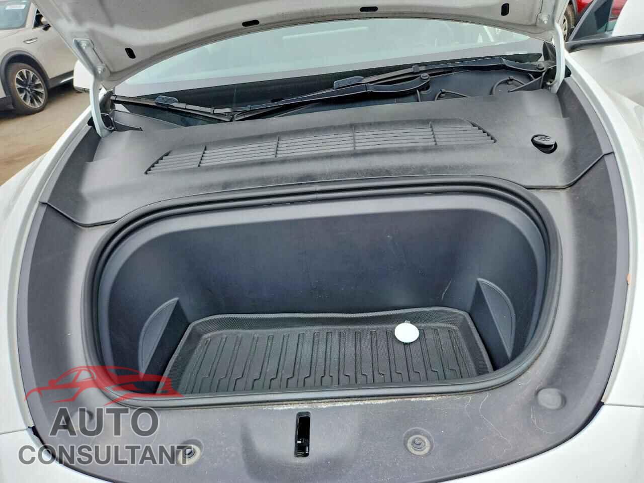 TESLA MODEL Y 2023 - 7SAYGAEE0PF607796