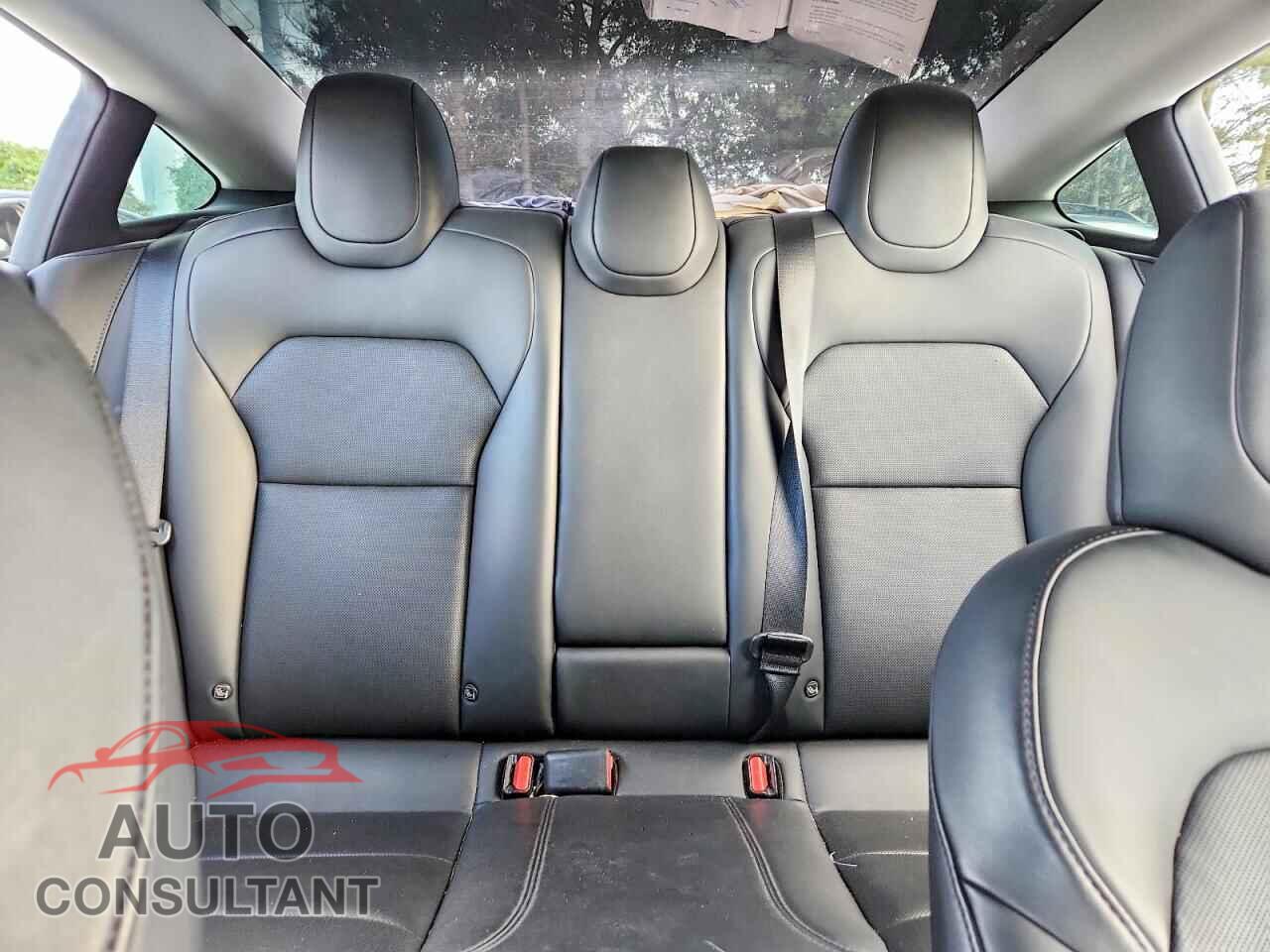 TESLA MODEL 3 2024 - 5YJ3E1EA7RF745218