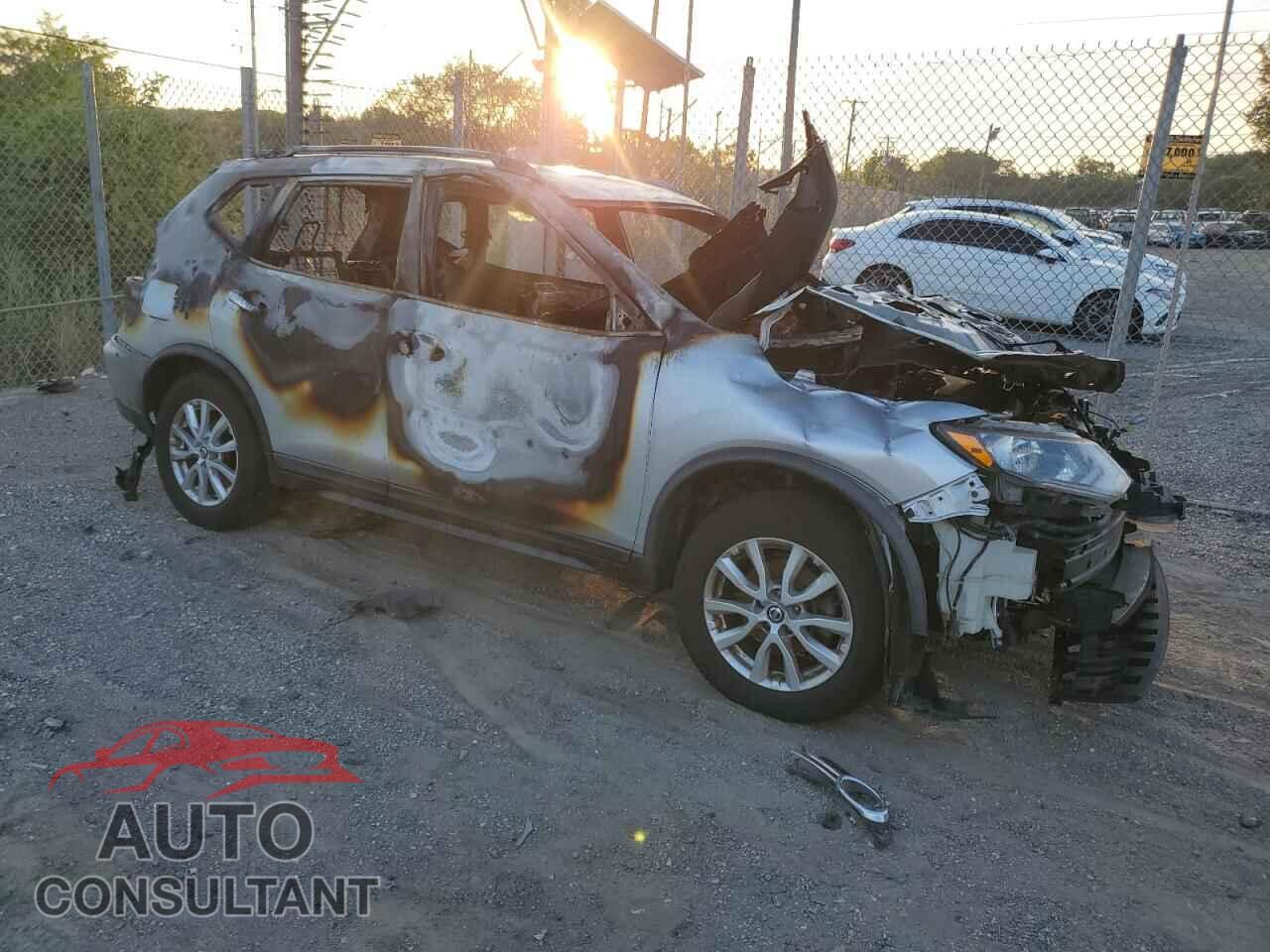 NISSAN ROGUE 2017 - KNMAT2MV2HP514836