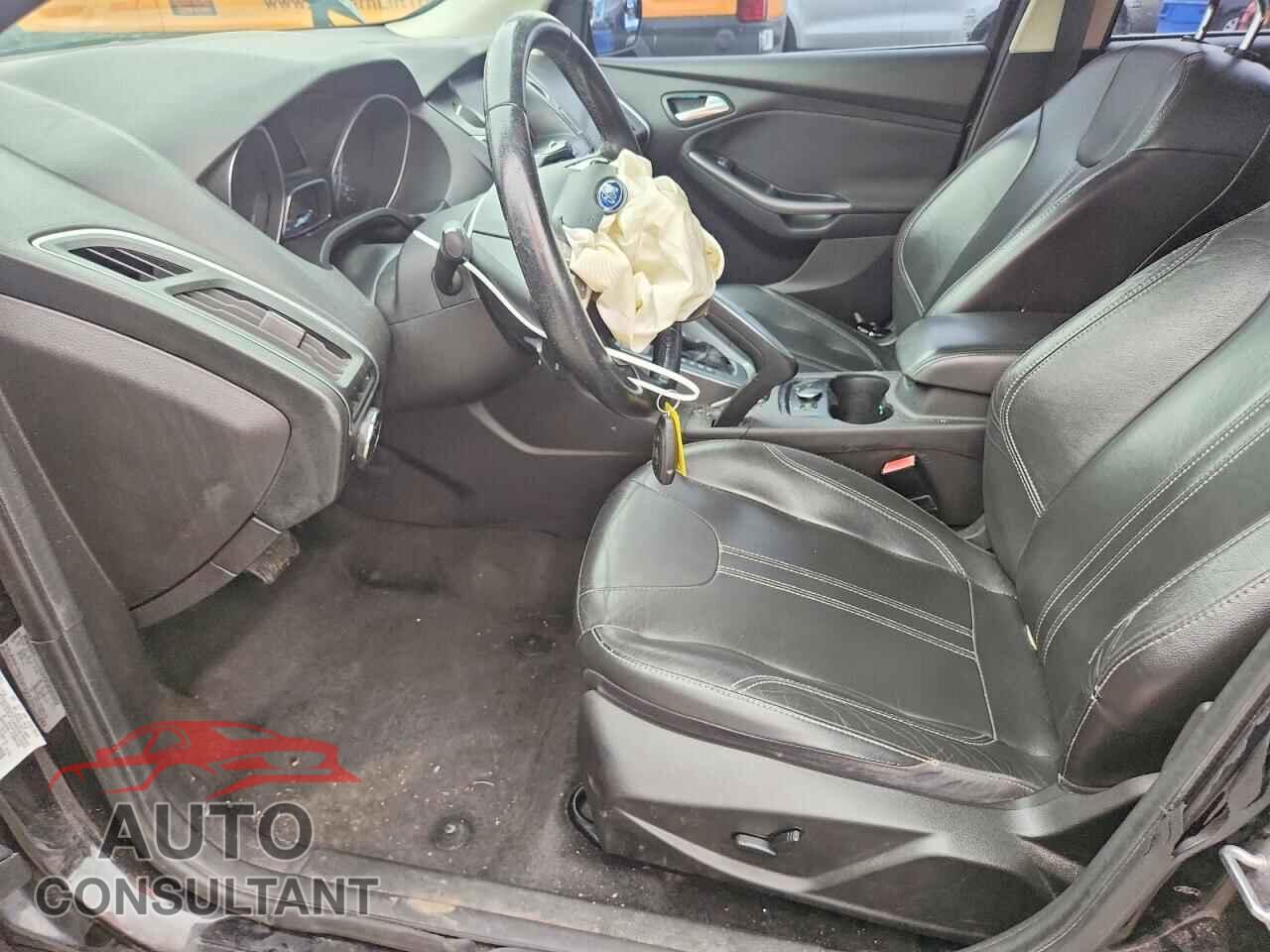 FORD FOCUS 2012 - 1FAHP3N22CL307625