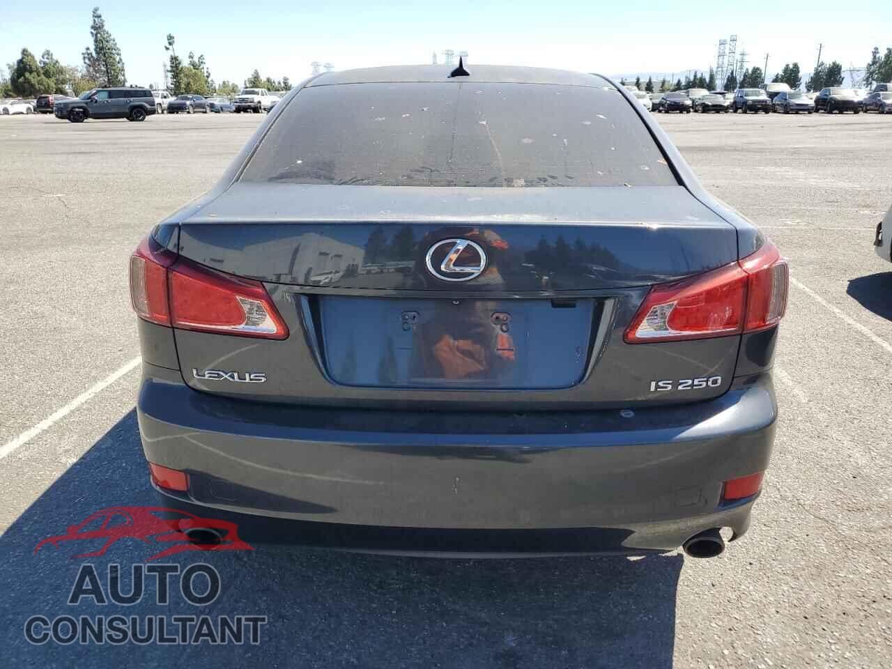 LEXUS IS 2011 - JTHBF5C21B5135851