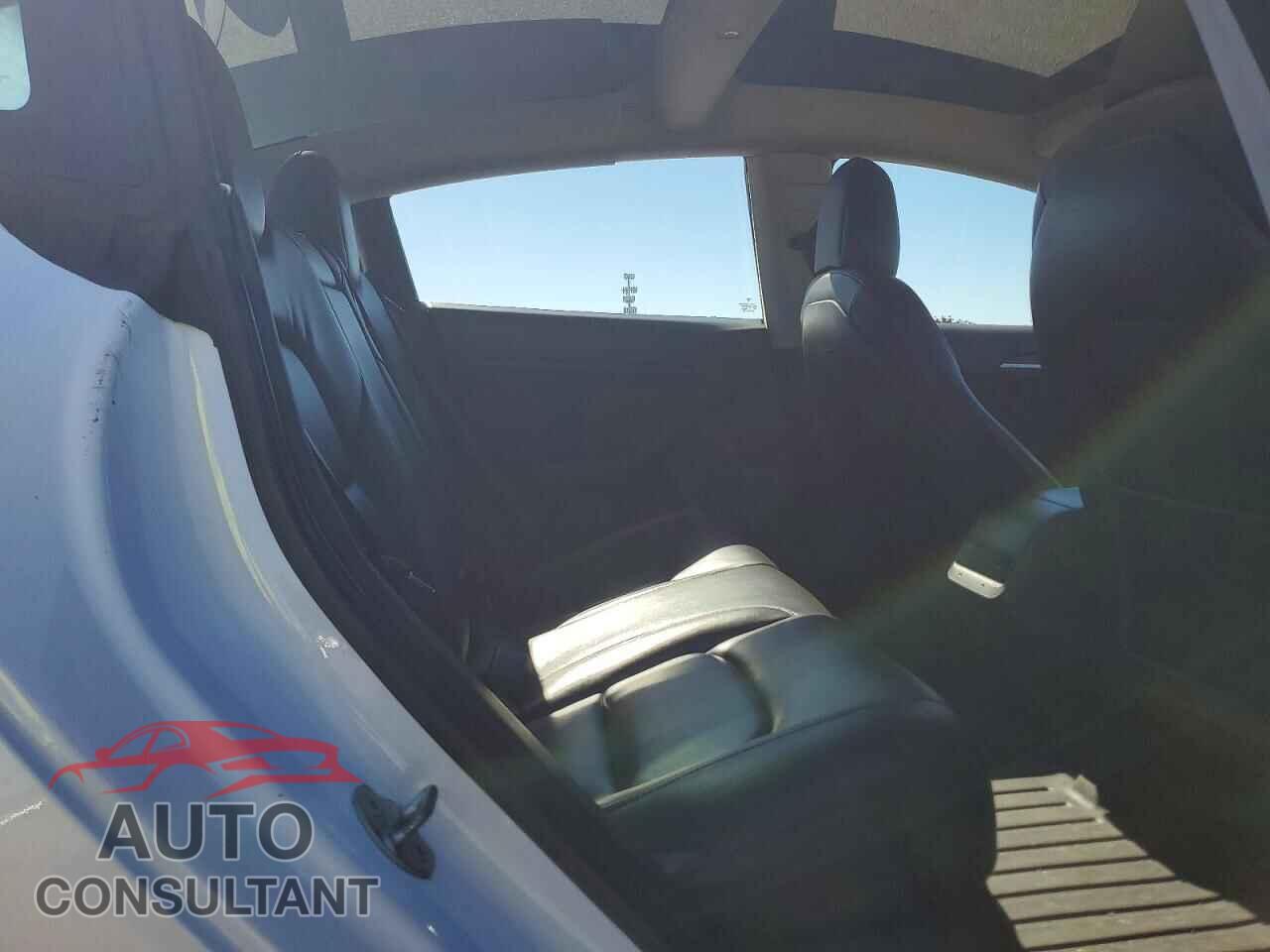 TESLA MODEL 3 2021 - 5YJ3E1EA5MF030253