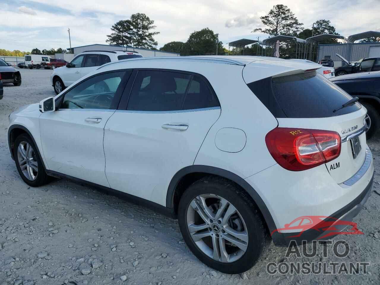 MERCEDES-BENZ GLA-CLASS 2018 - WDCTG4GB6JU000032