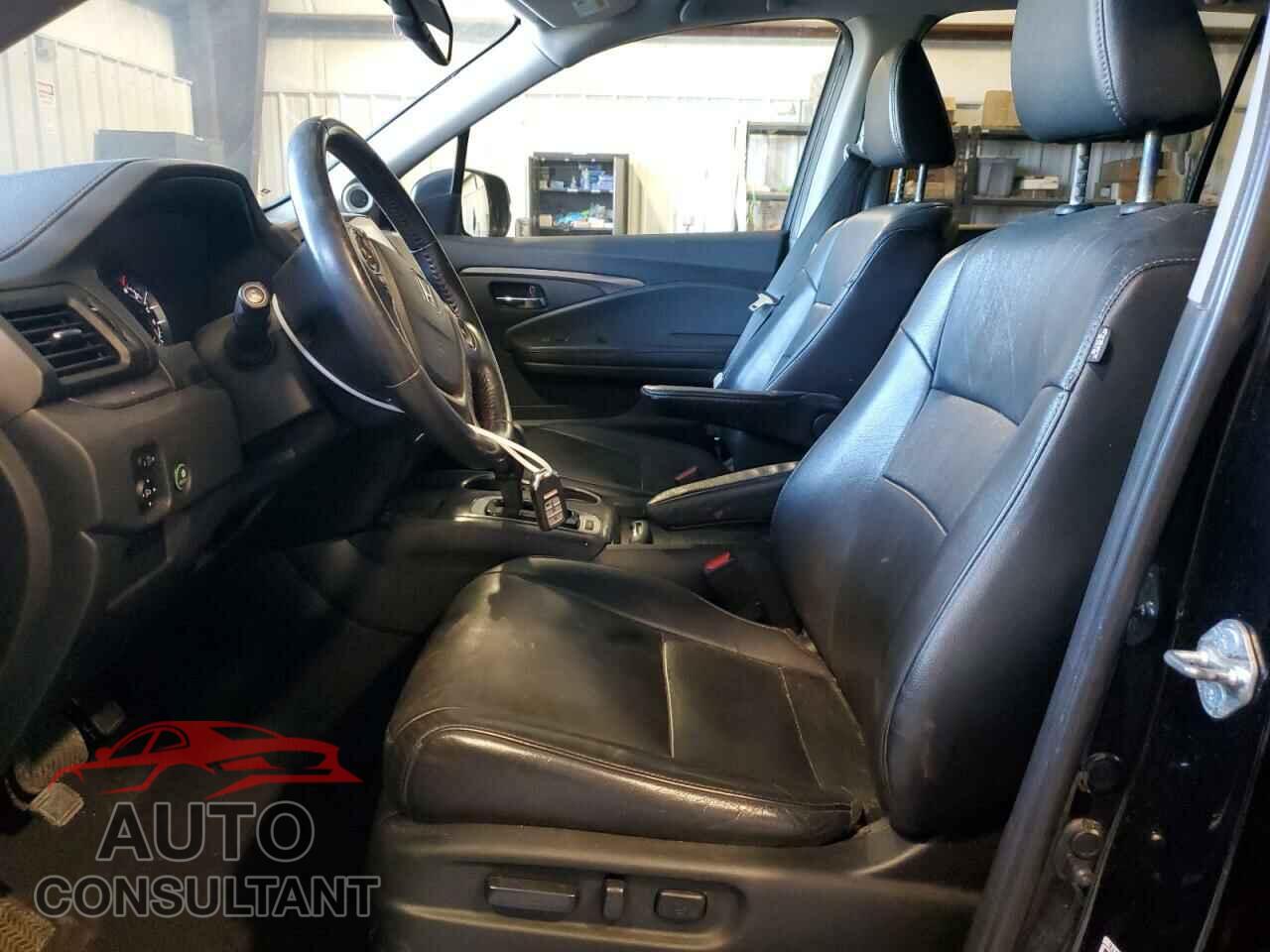 HONDA PILOT 2017 - 5FNYF5H57HB047358