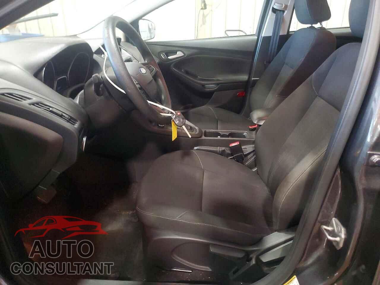 FORD FOCUS 2017 - 1FADP3FE2HL330644