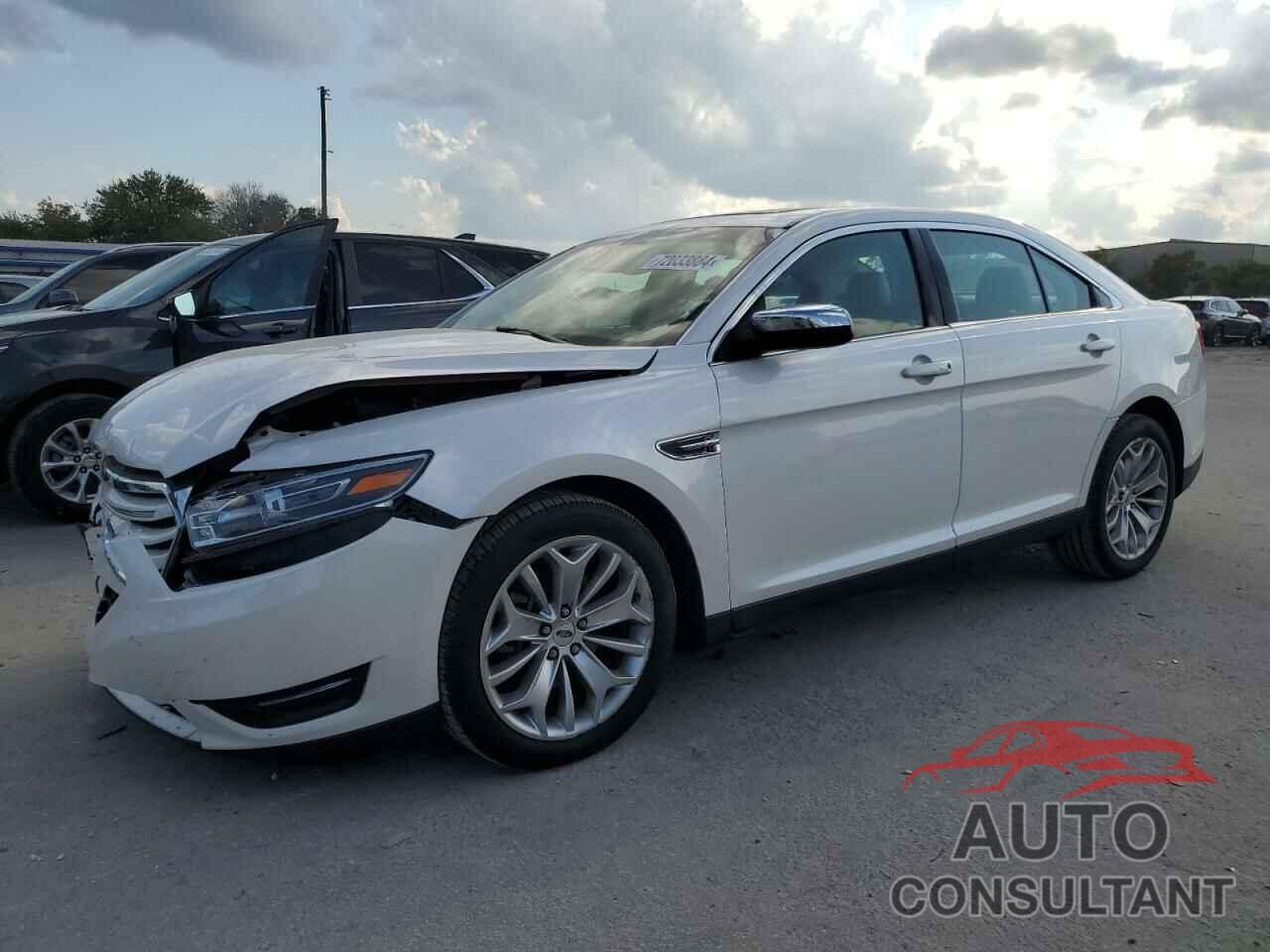 FORD TAURUS 2019 - 1FAHP2F86KG118139