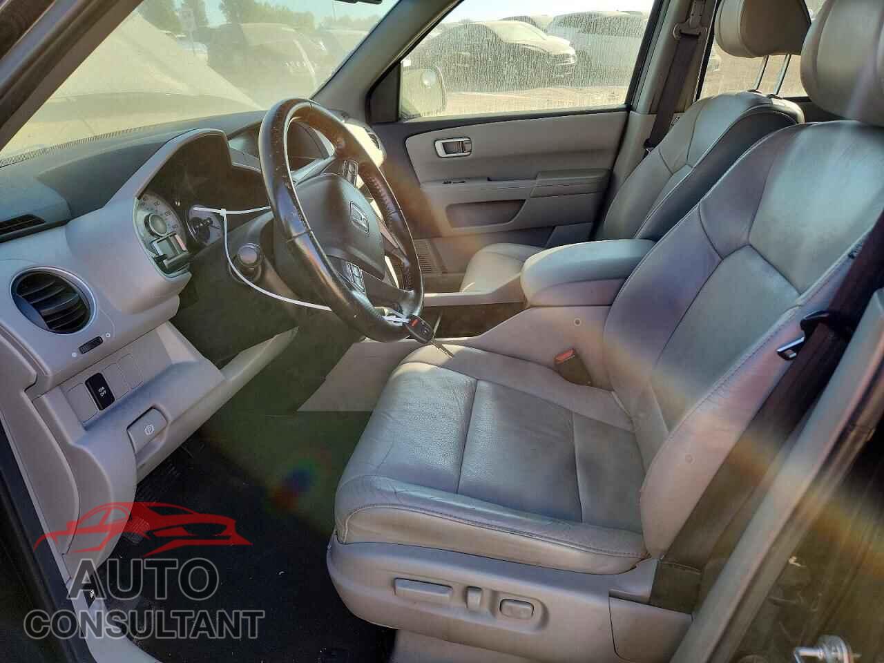HONDA PILOT 2010 - 5FNYF3H56AB015754