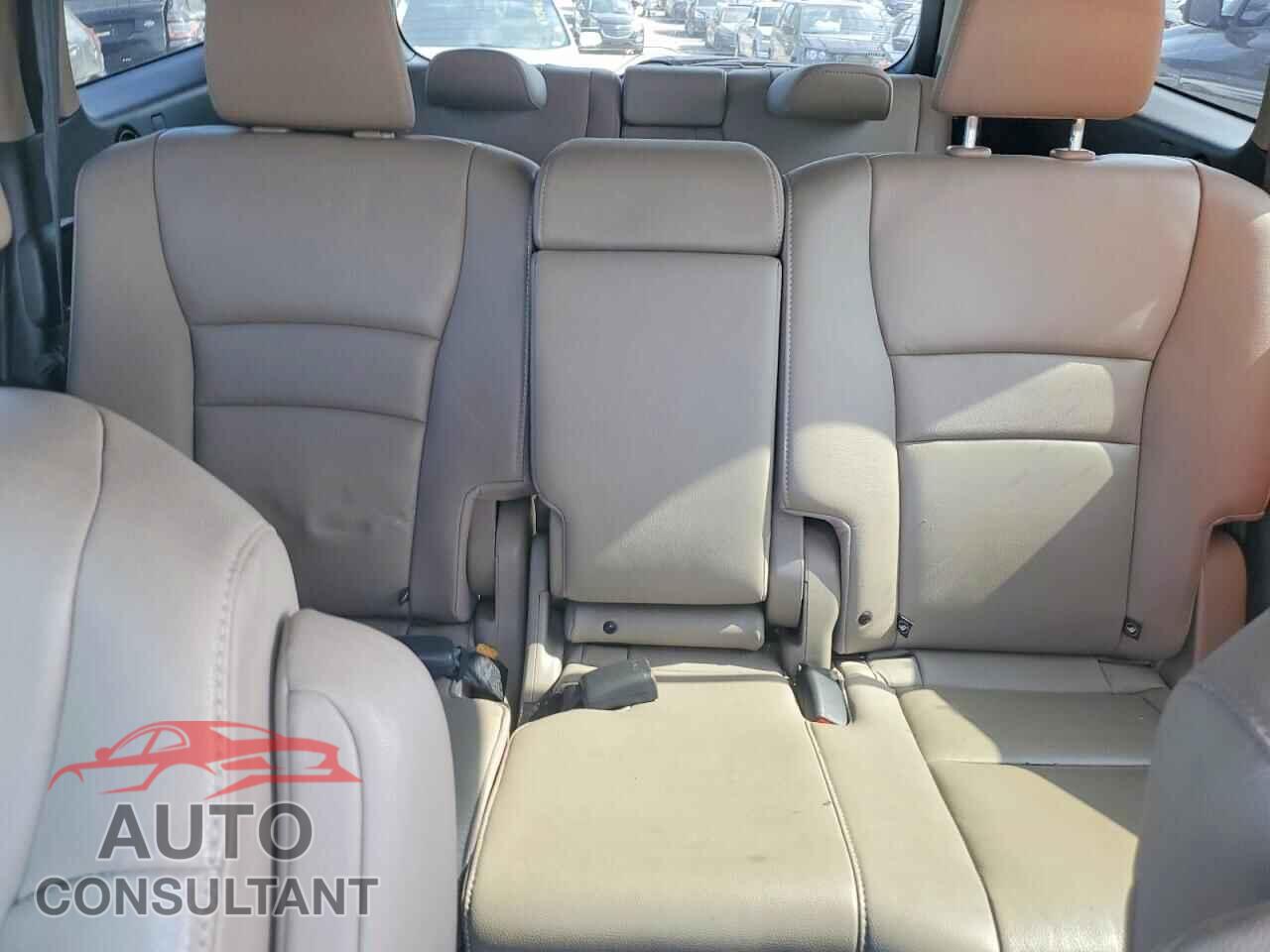 HONDA PILOT 2017 - 5FNYF5H56HB004744