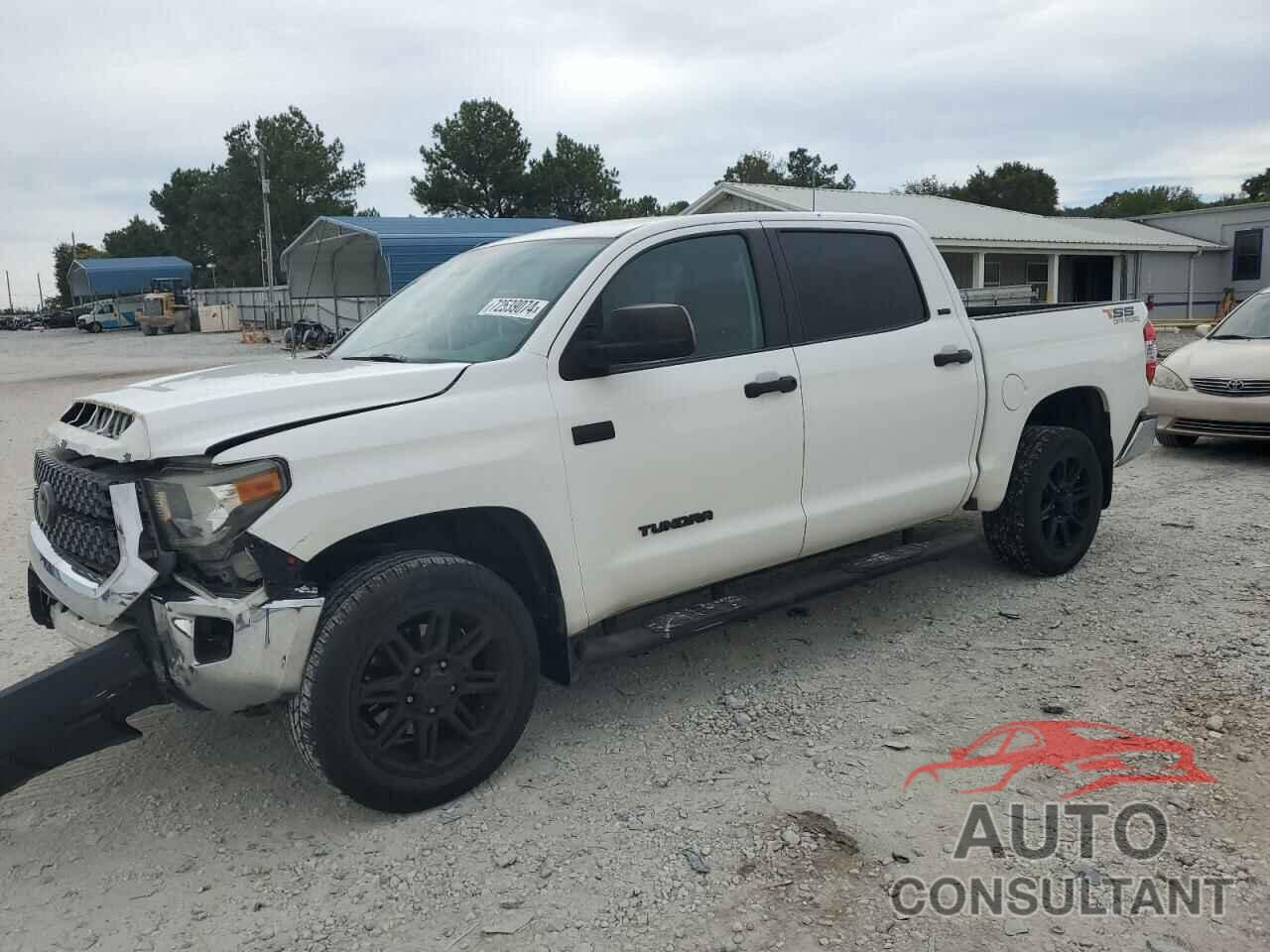 TOYOTA TUNDRA 2018 - 5TFDW5F10JX751007