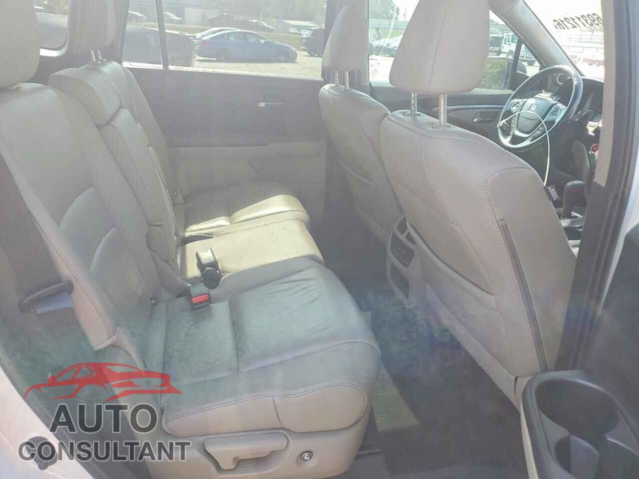 HONDA PILOT 2017 - 5FNYF5H56HB004744