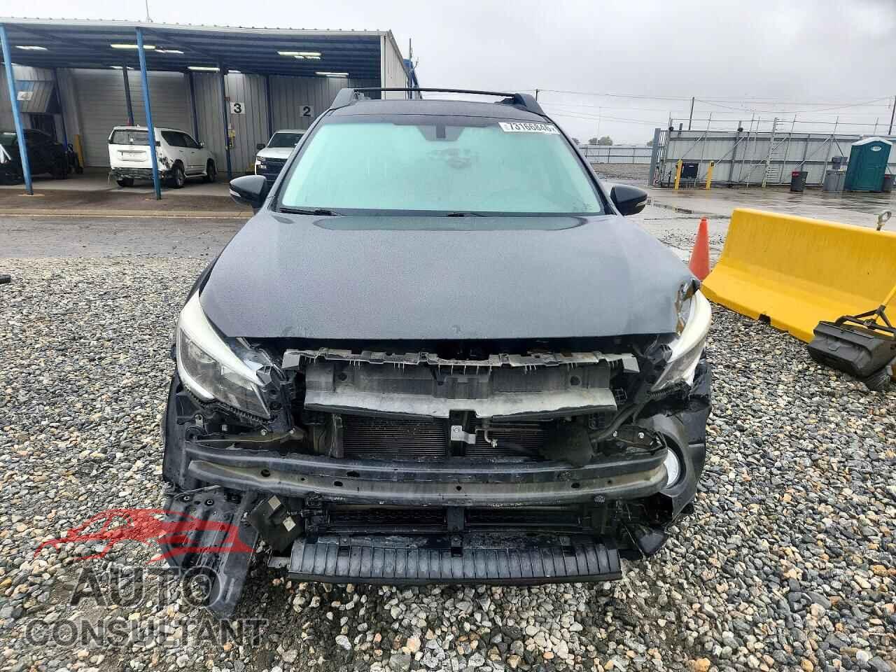 SUBARU OUTBACK 2018 - 4S4BSAFC5J3323143