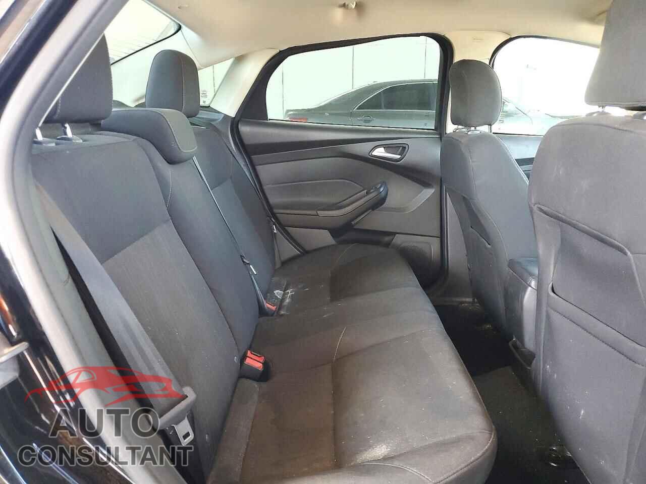 FORD FOCUS 2016 - 1FADP3FE3GL200127