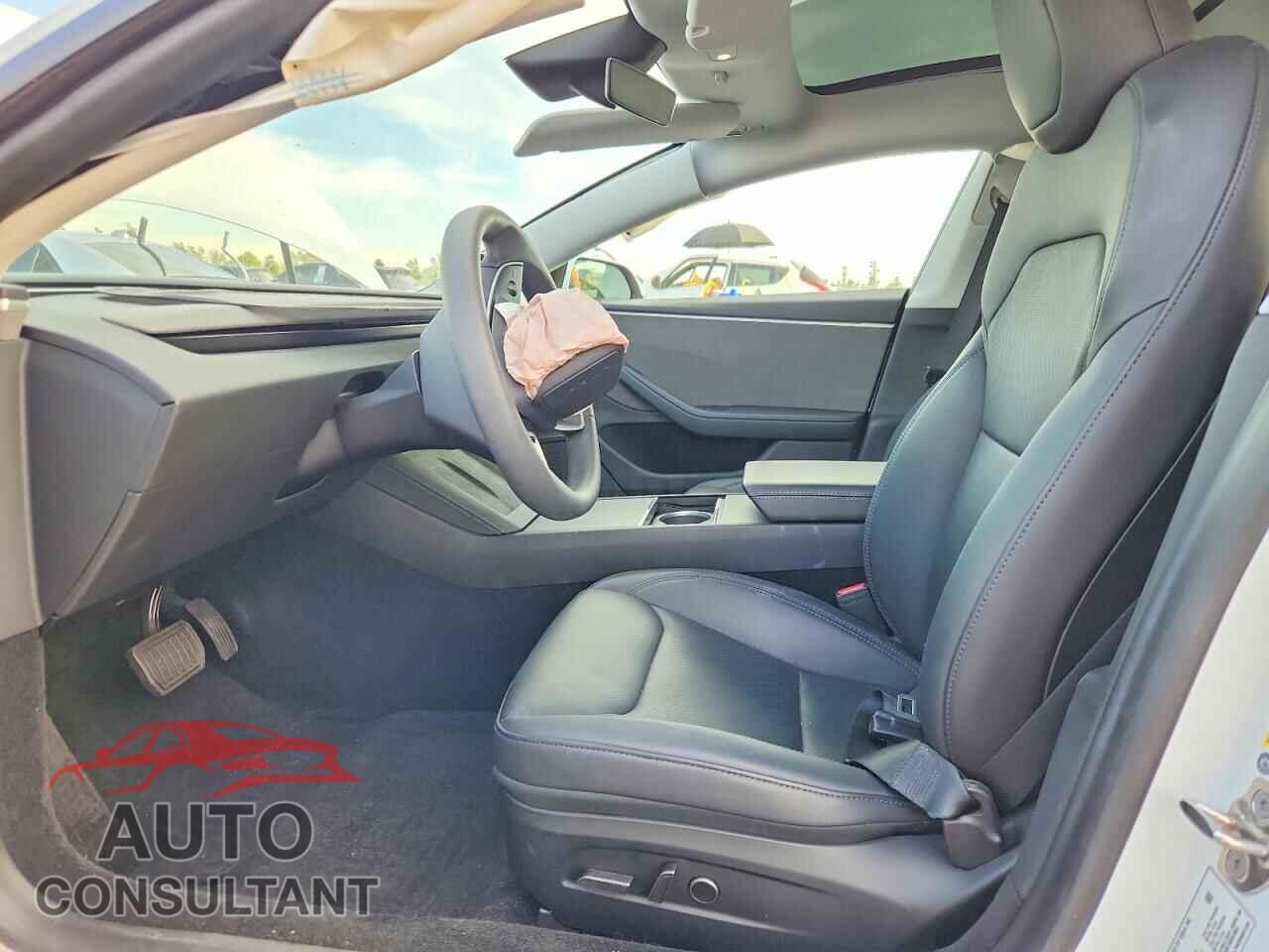 TESLA MODEL 3 2024 - 5YJ3E1EAXRF743589