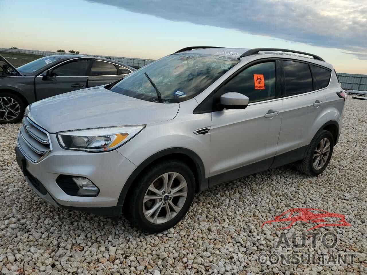 FORD ESCAPE 2018 - 1FMCU0GD5JUB16889