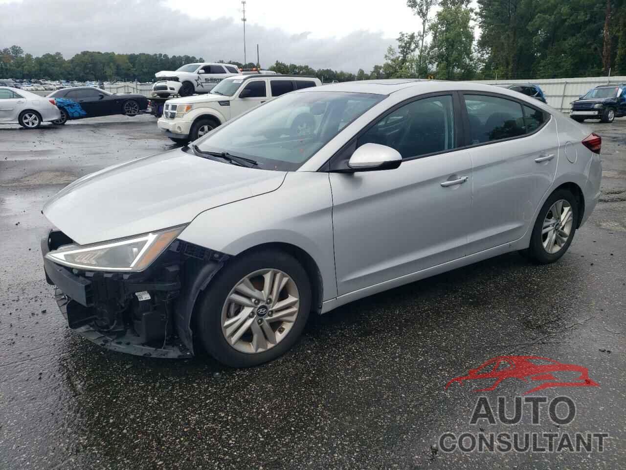 HYUNDAI ELANTRA 2019 - 5NPD84LF5KH440108