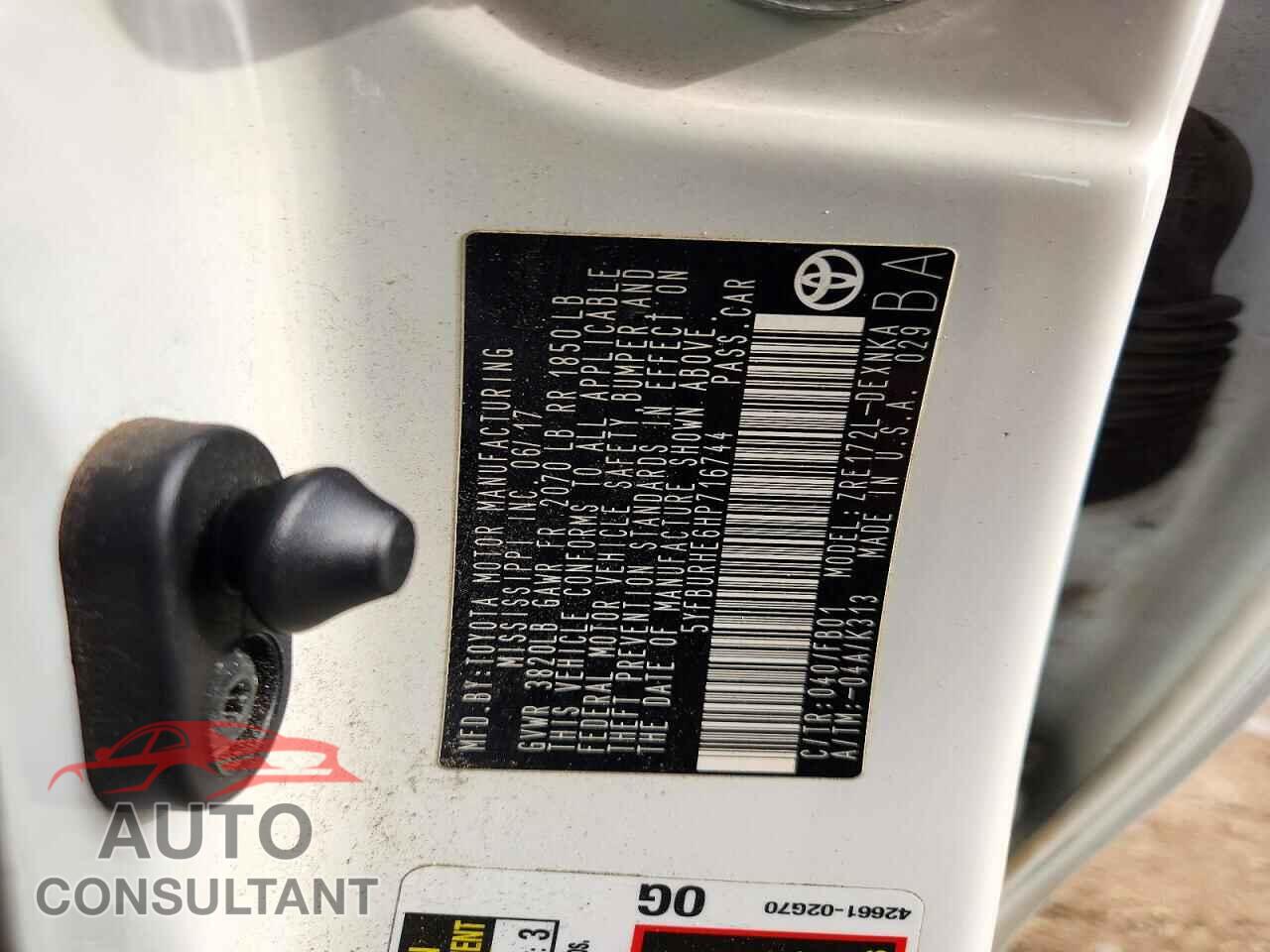 TOYOTA COROLLA 2017 - 5YFBURHE6HP716744